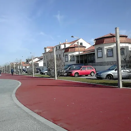 Gomes Da Costa Apartment *