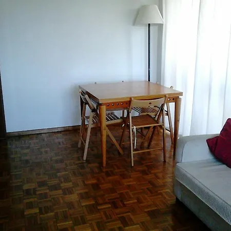 Gomes Da Costa Apartment *