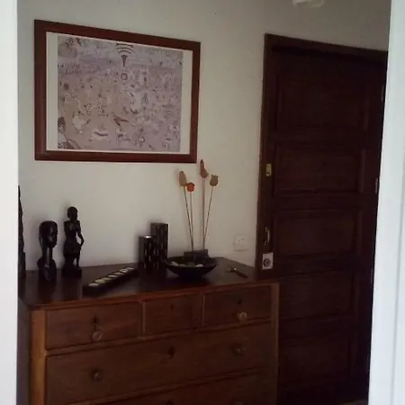Gomes Da Costa Apartment *